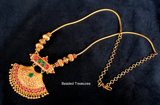 Antique Gold Kemp & Green Stone Necklace - Beaded Treasures