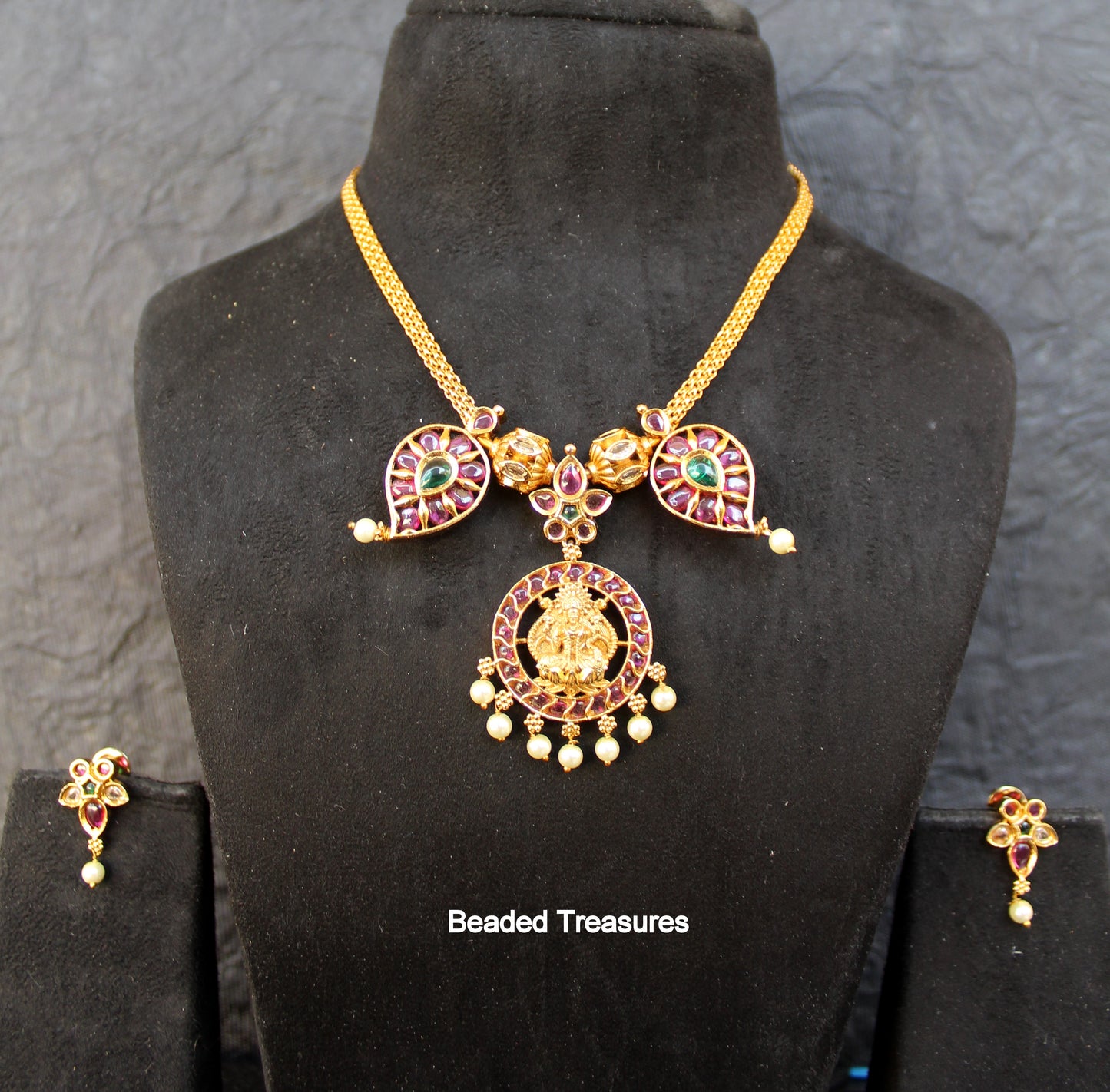 Nagas Lakshmi Kemp Stone Necklace Set with Earrings - Beaded Treasures