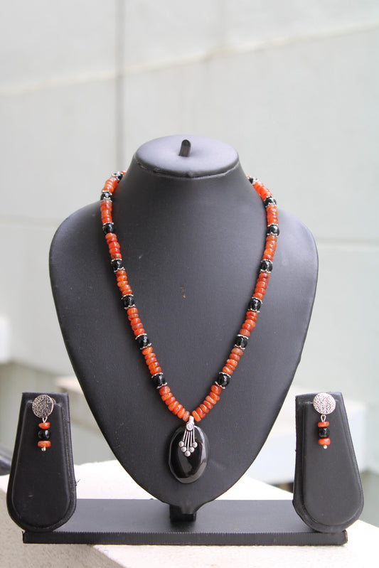 Handmade Carnelian and Black Onyx Necklace Set with Pendant - Beaded Treasures