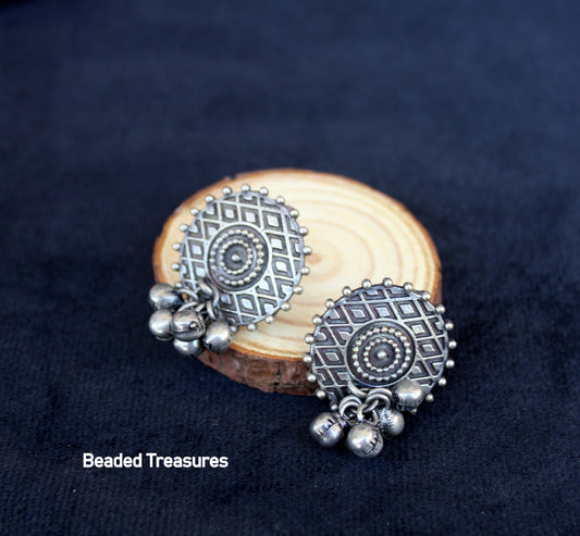 Mewad Silver Stud Earrings - Beaded Treasures