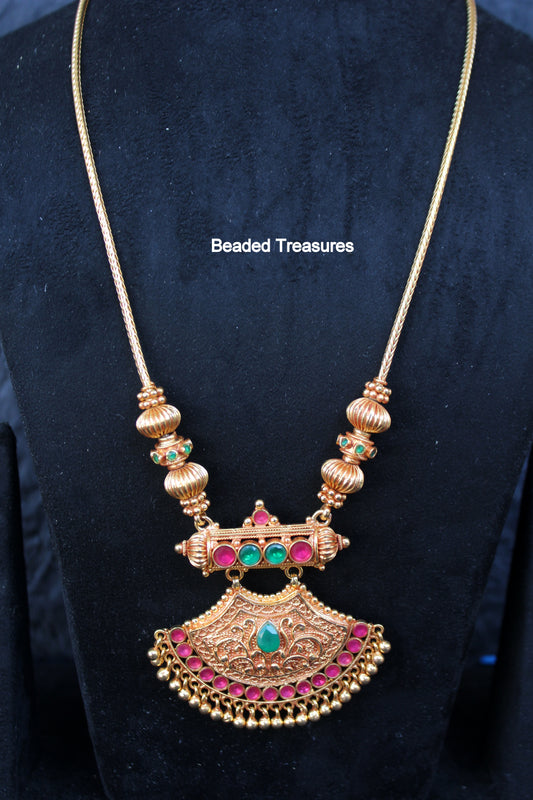 Antique Gold Kemp & Green Stone Necklace - Beaded Treasures