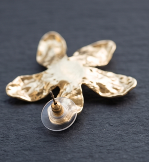 Gold-Tone Textured Flower Stud Earrings with Pearl Accents - Beaded Treasures